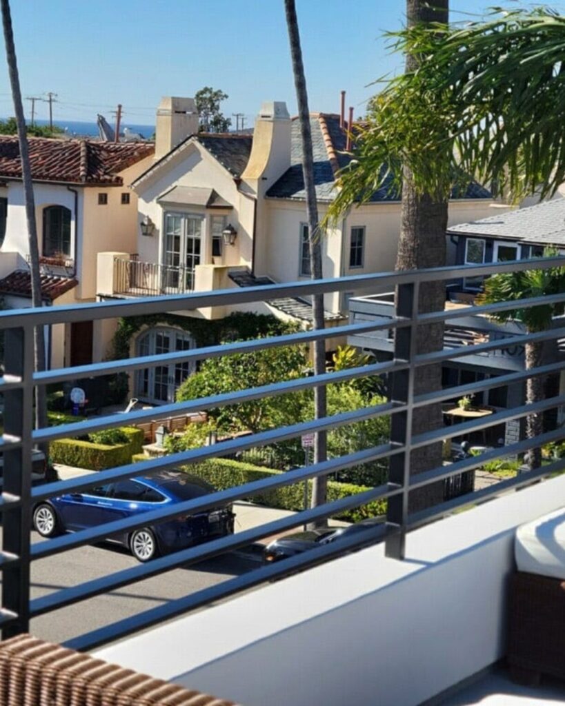 balcony metal railing design