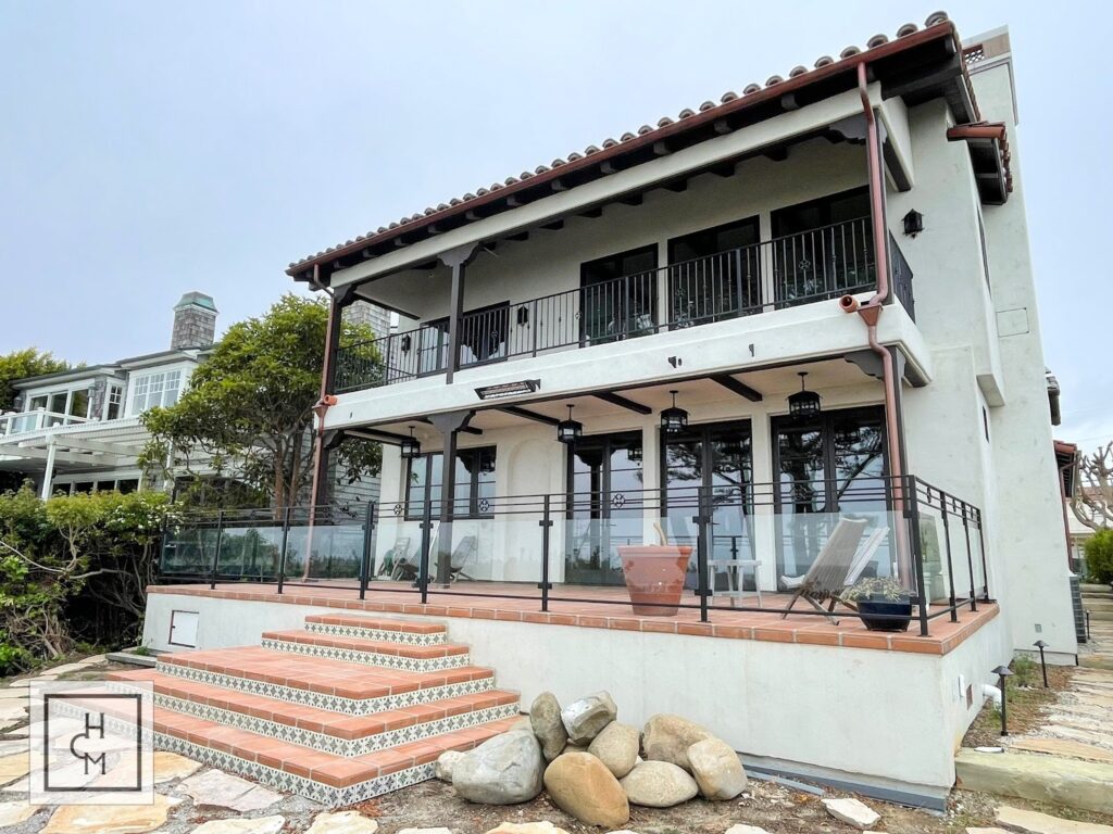 Balcony metal railing