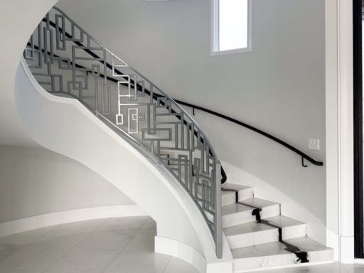 metal balcony rails